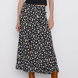 Zara Daisy Print Midi Skirt